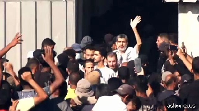 Folla in festa a Khan Yunis per i prigionieri liberati da Israele