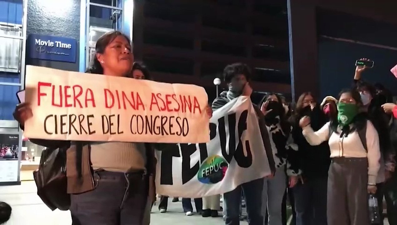 Manifestaciones contra Boluarte se registran ante la embajada de Ecuador en Perú