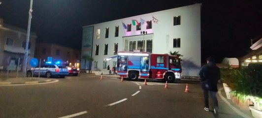 Cabras, scoppia un incendio dentro il palazzo comunale