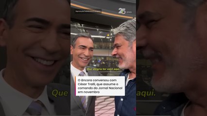 Bonner ‘invade’ estúdio do Jornal Hoje e faz suspense com Tralli: ‘Está chegando a hora’ #shorts