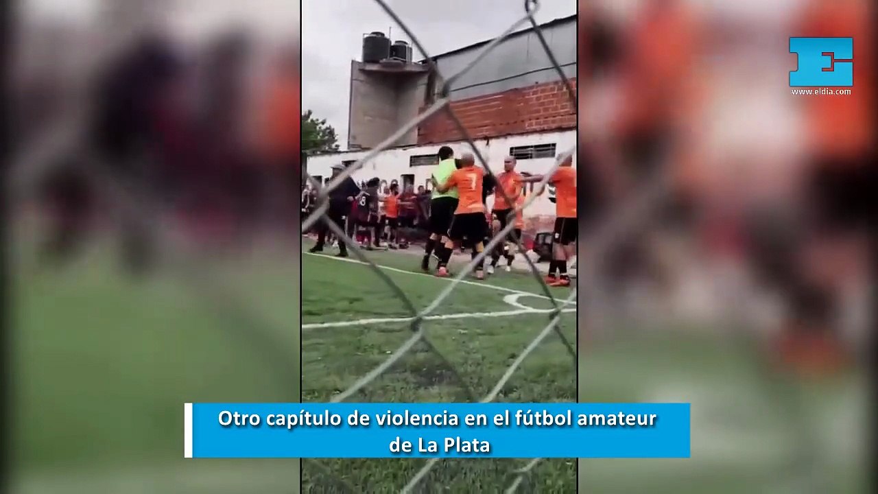 Otro capítulo de violencia en el fútbol amateur de La Plata: un partido del Senior terminó a las piñas