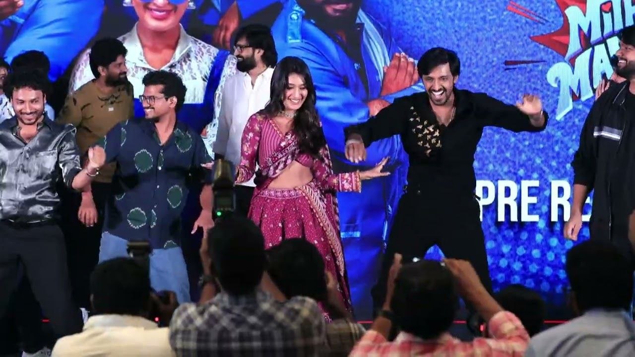 మిత్ర మండలి టీమ్ డాన్స్ | Mithra Mandali Pre-Release Event Highlights | Filmibeat Telugu