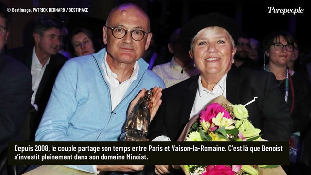 Dans leur domaine de Vaison-la-Romaine, Benoist, le mari de Mimie Mathy, s'adonne à une activité 7 jours sur 7 au grand désespoir de sa femme