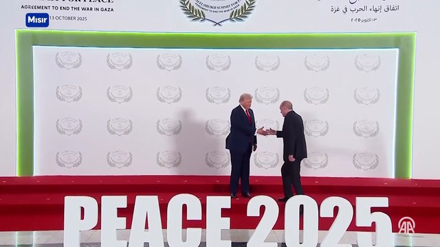 Cumhurbaşkanı Erdoğan, Şarm el-Şeyh Barış Zirvesi kapsamında aile fotoğrafına katıldı