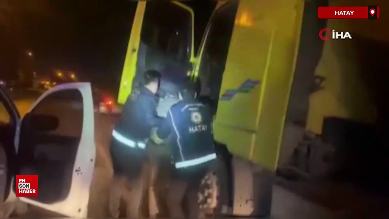 Hatay'da hafriyat kamyonu kasasından moloz yerine göçmen çıktı