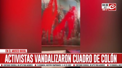 Activistas terminan detenidas tras vandalizar cuadro de Cristóbal Colón