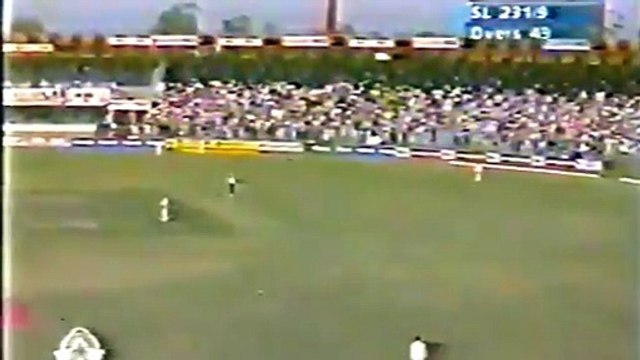 Shahid Nazir bowling Action vs Sri Lanka 3rd ODI at Lahore, Feb 19 2000