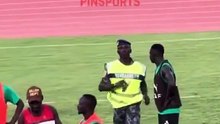 Entraînement Sénégal : un supporter se lance sur Sadio Mané, la réaction des FDS crée une polémique