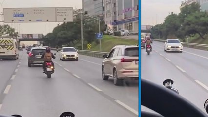 İstanbul D-100 Karayolu'nda geri geri giden otomobil kamerada