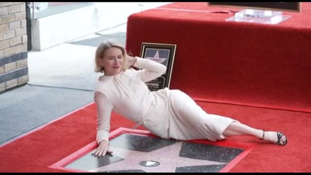 L'attrice Naomi Watts riceve una stella sulla Walk of Fame a Hollywood