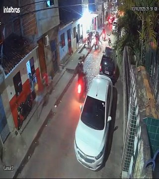 Vídeo mostra confusão entre integrantes de torcidas organizadas em Maceió