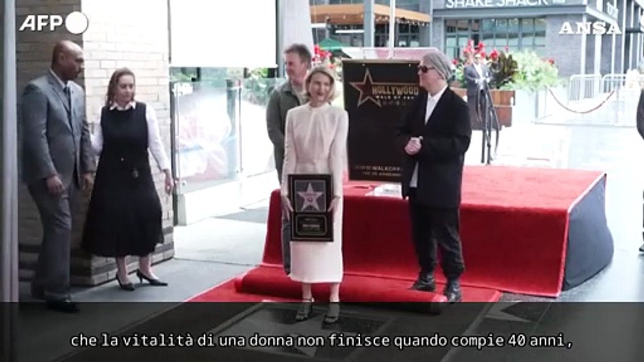 Naomi Watts premiata con una stella sulla Hollywood Walk of Fame di Los Angeles