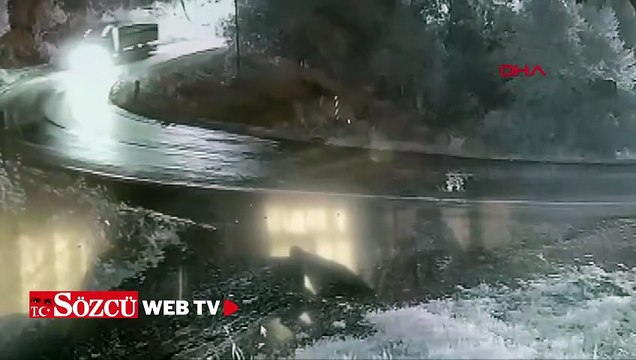 Tokat’ta kamyon ile otomobilin çarpıştığı kaza kamerada