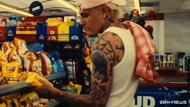 Il Tre anticipa con un video il suo nuovo progetto che va oltre la paura