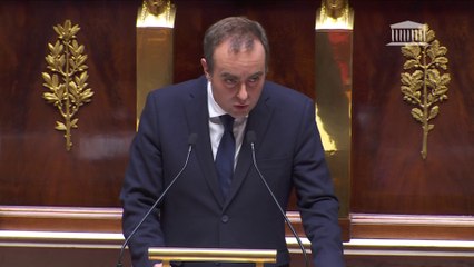 "Le Parlement aura le dernier mot", promet Sébastien Lecornu