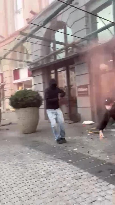 Manifestation nationale du 14 octobre: la tension monte, les manifestants prennent d’assaut le Hilton