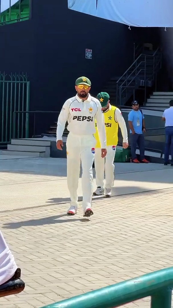 Babar Azam entry in the match