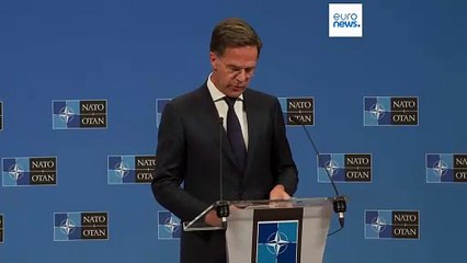 طعنه دبیرکل ناتو: زیردریایی خراب روسیه از کانال مانش لنگ‌لنگان برگشت