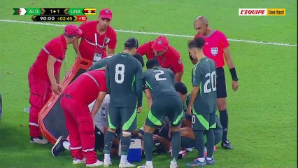 Amine Gouiri sort sur civière après un choc - Foot