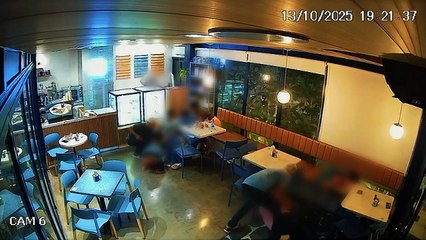 Homens assaltam cafeteria e fogem após render clientes e funcionários; assista
