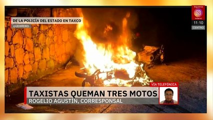 Taxistas locales de Taxco provocan incendio de motocicletas