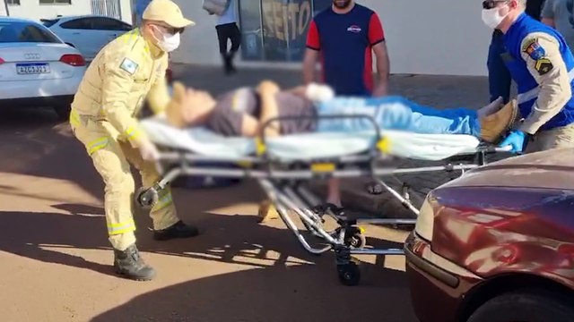 Motociclista fica ferido em colisão entre moto e carro no bairro Alto Alegre, em Cascavel