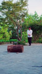 partie 3- Traditional production of silver-based cloisonné enamel silver kettle.Here is the first step of production