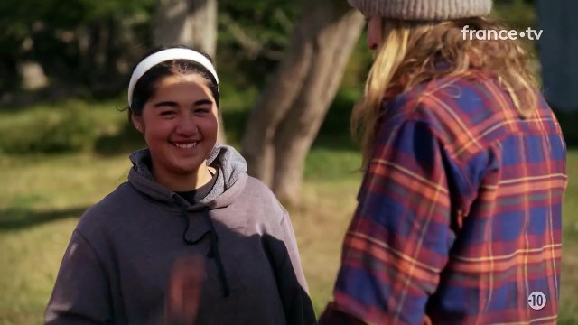 Cyril Lignac et Laury Thilleman en larmes dans Rendez-vous en terre inconnue sur France 2