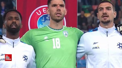 İtalyan taraftarlar, soykırımcı İsrail’in marşını ıslıkladı