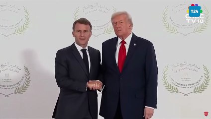 Trump ve Macron, 26 saniye boyunca el sıkıştı; ABD Başkanı tehdit mi etti?