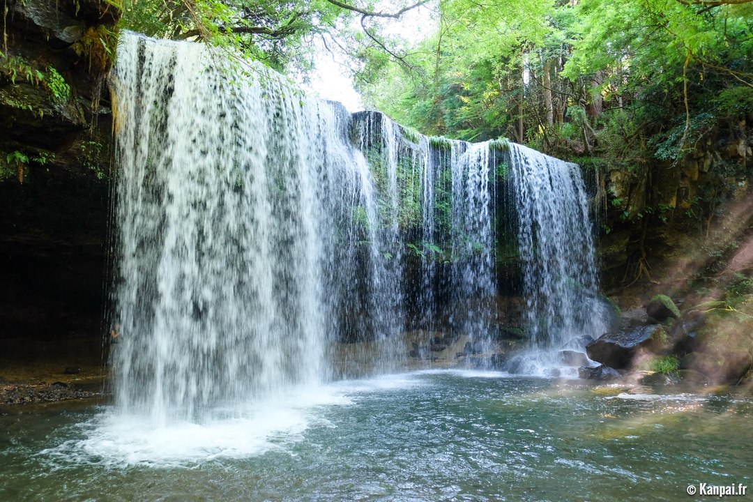 HALLOWEEN J-3 : La cascade HANTÉE du JAPON...