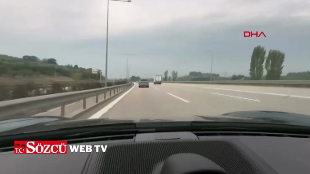 Otoyolda yürüyen yaya, sürücünün dikkati sayesinde kurtuldu; o anlar kamerada