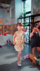 The ending of the story. The cute baby returns to the wealthy family. With his extraordinary ability to understand the inner voices of all things, he sweeps away all obstacles. Not only does he easily see through conspiracies and expose hypocrites, but he