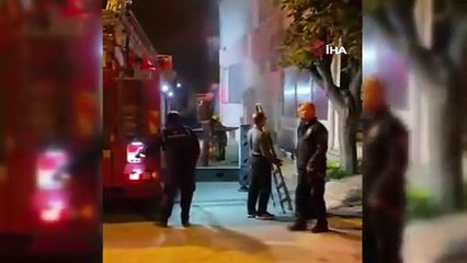 Bursa\'da akıl almaz olay! Apartmanı 3 gün üst üste yaktı