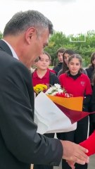 Dünya Kupası'nda üçüncü olan milli bocceci Yağmur Tosun, okulunda çiçeklerle karşılandı