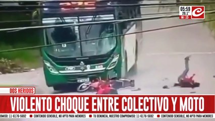 Violento choque entre colectivo y moto deja dos personas gravemente heridas