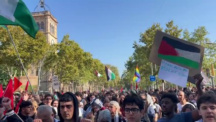 Unas 500 personas cortan la Gran Vía de Barcelona por la huelga por Palestina