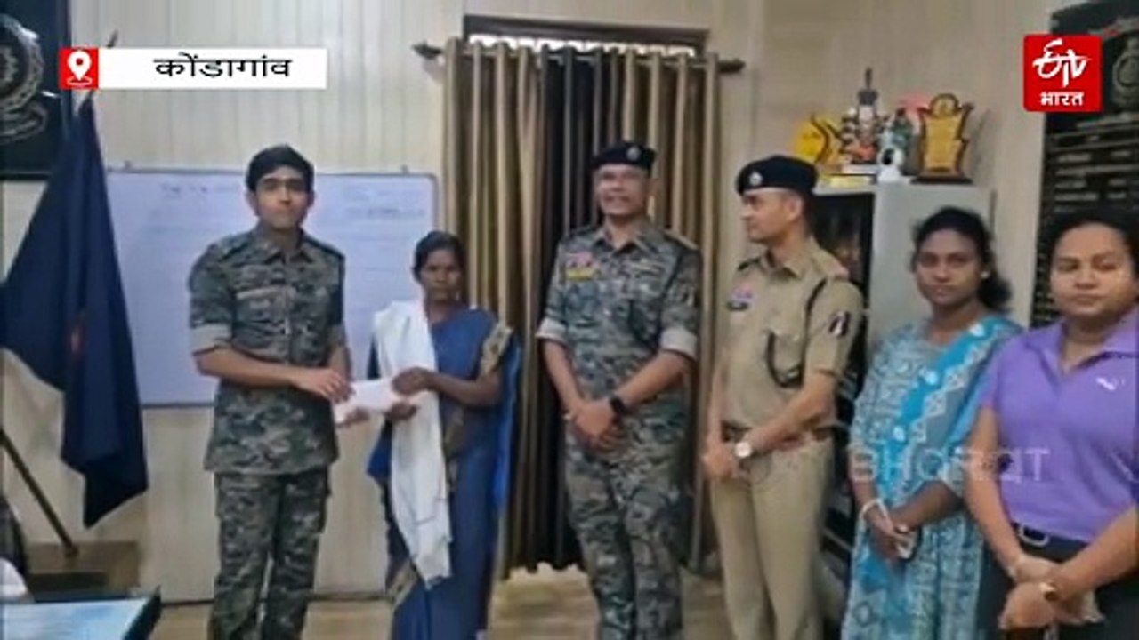 कोंडागांव में फिर एक नक्सली ने डाले हथियार, 5 लाख की ईनामी गीता ने किया सरेंडर