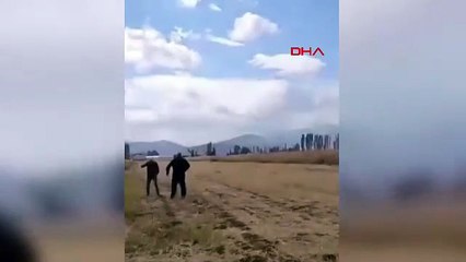 Babaya 11 yaşındaki kızının gözleri önünde sopalı, tüfekli dayak!