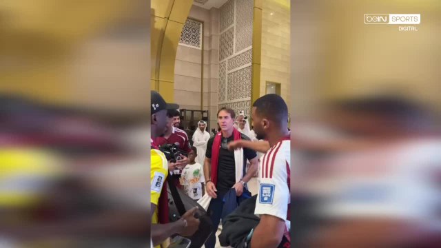 Julen Lopetegui dances after qualifying with Qatar to 2026 World Cup