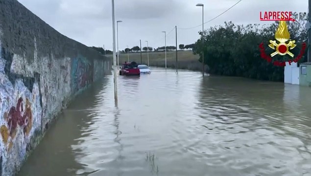 Porto Torres: allagamenti per maltempo, salvate mamma e figlia intrappolate in auto