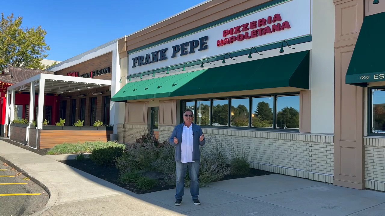 Bob Eats Boston: Frank Pepe, Burlington