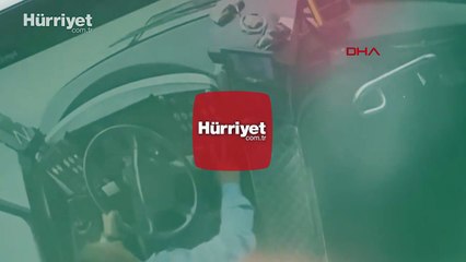 Çekmeköy'de otobüs durağa daldı! Kaza anı kamerada