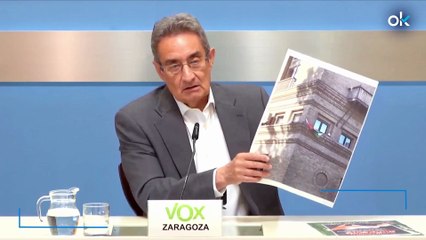 Vox reclama la retirada de la bandera palestina colocada por Zaragoza en Común en el Ayuntamiento