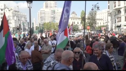 Proteste a Valencia per la partita di basket con una squadra israeliana