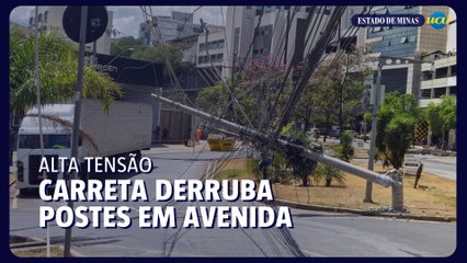 Carreta derruba postes em avenida de BH e região fica sem energia