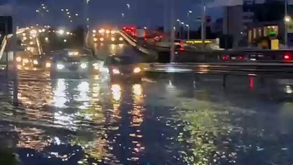 Maltempo, strade allagate e traffico paralizzato: a Sestu 33 millimetri di pioggia - VIDEO