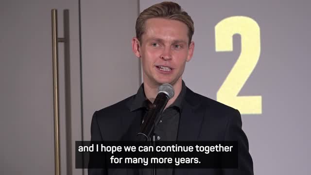 'Hope to continue for many more years' - De Jong signs Barcelona extension