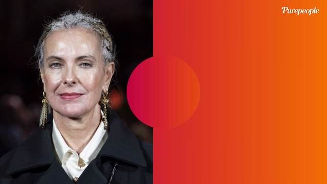 On a cru à une mise en scène mais... : Carole Bouquet perd le contrôle de son corps en pleine représentation à Paris