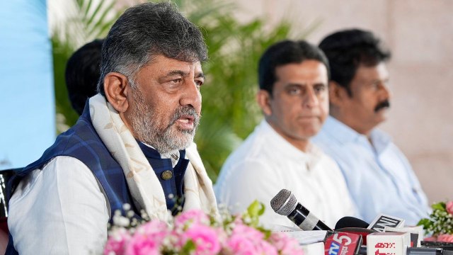 ನವೆಂಬರ್ ಕ್ರಾಂತಿ ಚರ್ಚೆ ಹೊತ್ತಲ್ಲೇ ಡಿಕೆಶಿ ಹೊಸ ಬಾಂಬ್; ಡಿಸಿಎಂ ಆಗಲು ಆಫರ್ ಕೊಟ್ಟಿದ್ರಾ ಬಿಜೆಪಿಗರು?